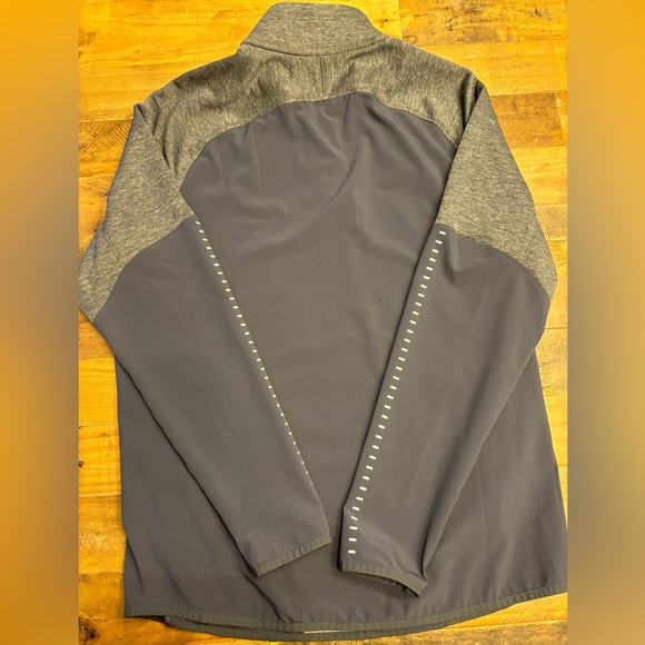 Under Armour 1/4 Zip - Picture 3 of 3